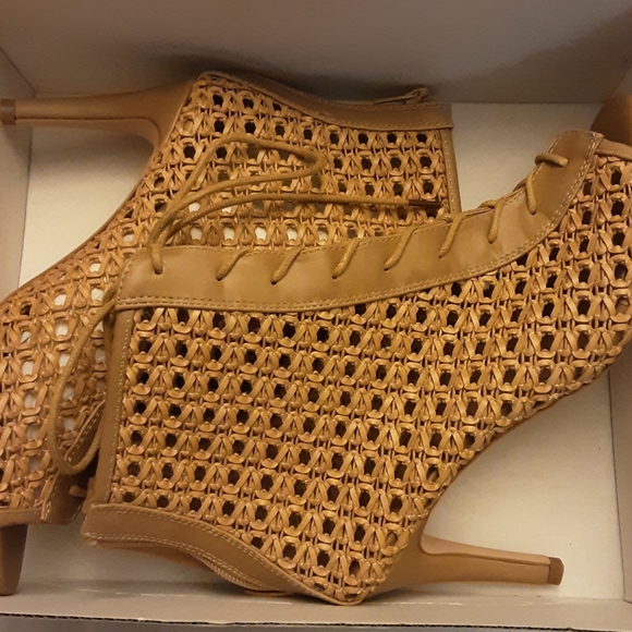 Cato weave open toe ankle bootie - Picture 7 of 7